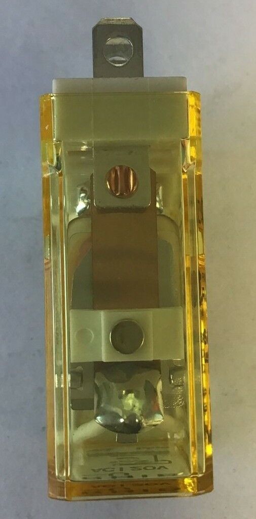 IDEC RH1B-U RELAY 120VAC ***LOTOF10***