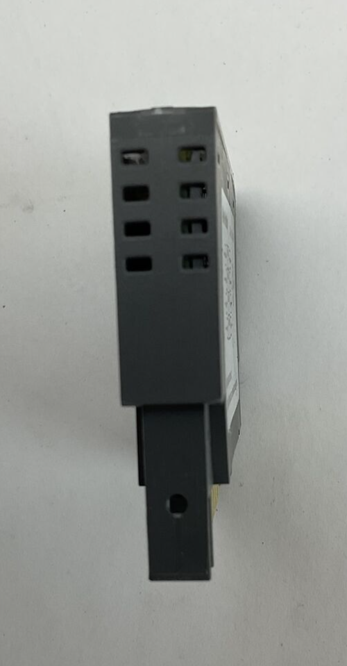 ALLEN BRADLEY 1734-OB8 OUTPUT MODULE SER C REV A01 F/W REV 3.022 OUTPUT 24VDC