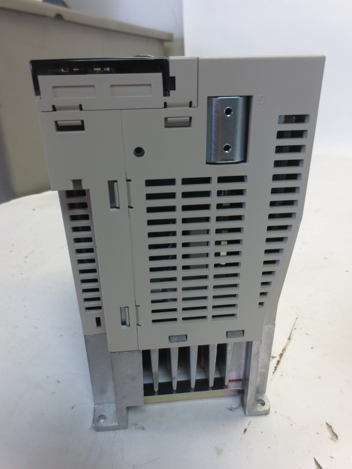 YASKAWA SGDS-20A15A AC SERVOPACK OUTPUT: 230VAC, 0-300Hz 18.5A NEW SURPLUS in US