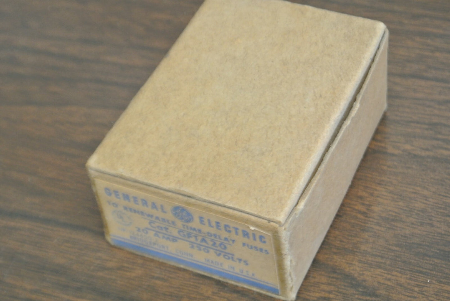 BOX of 10 GENERAL ELECTRIC GF1A20 RENEWABLE FUSE / 20A / 250V / NEW SURPLUS