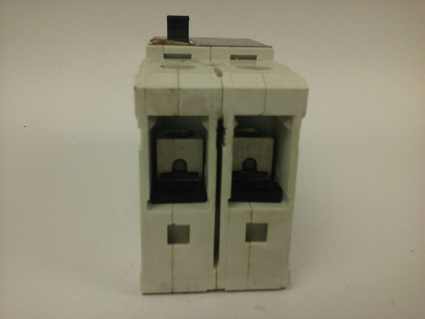 SIEMENS, NGG2B015, TYPE NGG CIRCUIT BREAKER, 2P, 15A, 600VAC/250VDC, 65KA, USED