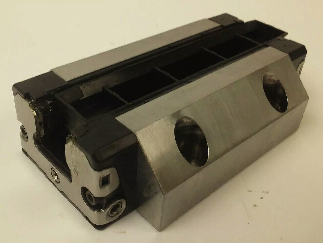 REXROTH MNR: R165323220 RUNNER BLOCK/ BAIL RAIL