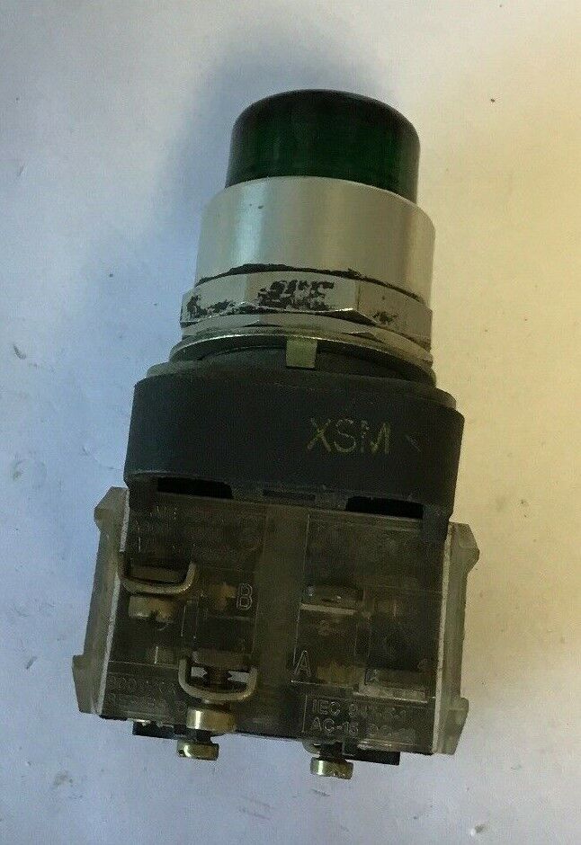 ALLEN-BRADLEY 800T-QT24 SER. T GREEN PUSHBUTTON SWITCH 24VAC/DC #757 LAMP