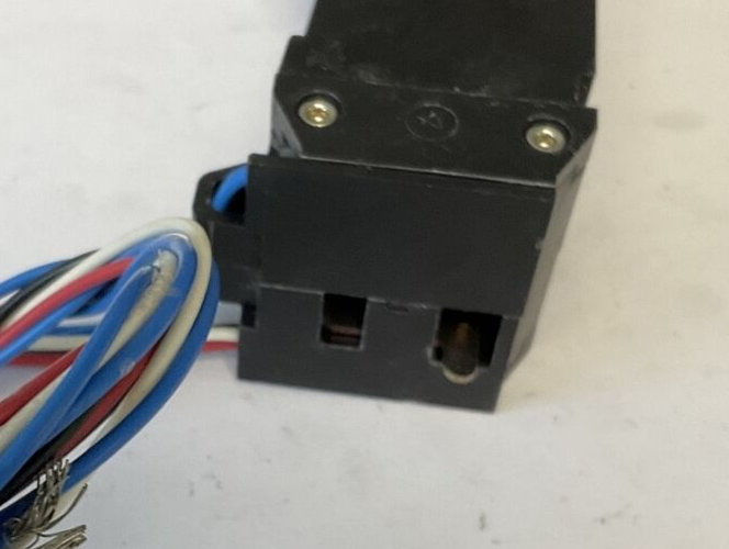 SIEMENS U12JLD62AA 250VDC UNDERVOLTAGE TRIP SER.A AUX.SWITCH