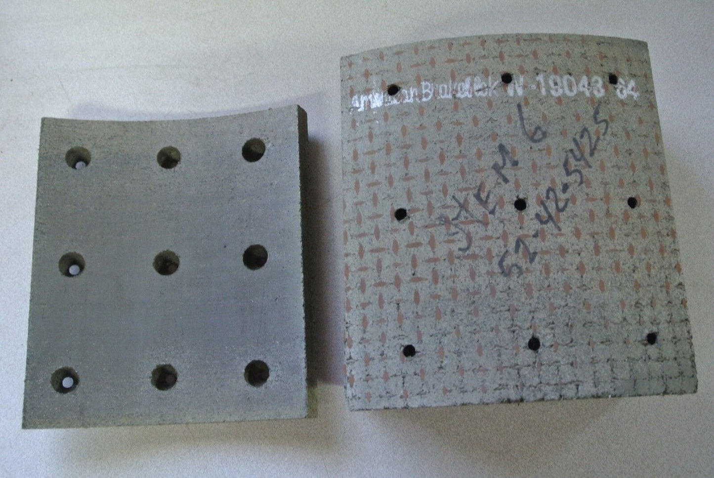AMERICAN BRAKEBLOK W-19043 64 HEAVY EQUIPMENT BRAKE BLOCK NEW SURPLUS 52-42-5425
