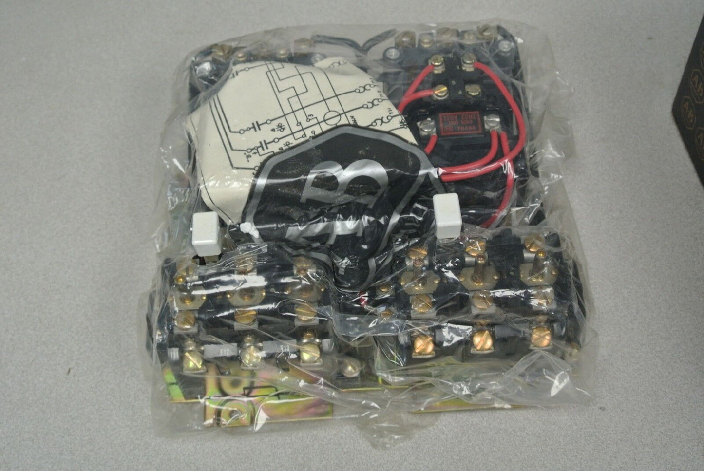 ALLEN-BRADLEY 715X-A0D11 / 715X-AOD11 TWO-SPEED STARTER 110/120V - NEW SURPLUS