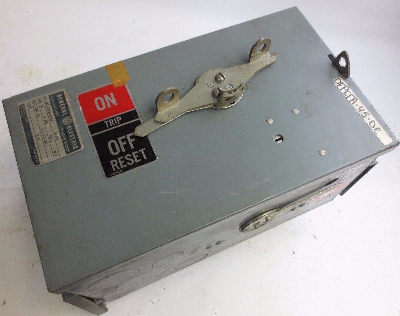 GENERAL ELECTRIC DFPEFA45DE FLEX-A-PLUG PLUG-IN DEVICE /BUS PLUG 480V 50A 3-POLE