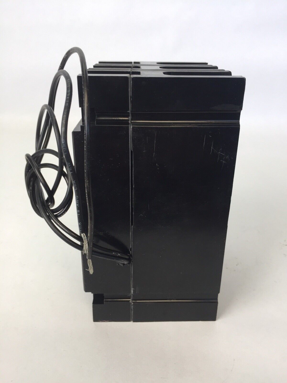 WESTINGHOUSE EB3100 CIRCUIT BREAKER 100AMP 3POLE 240VAC 2609D39G24 4979D06G03