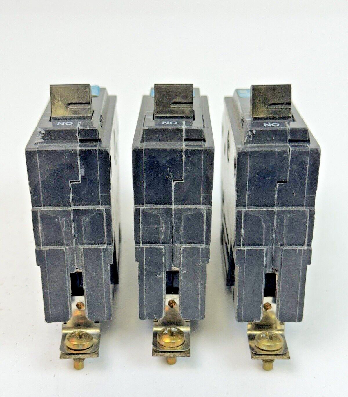 GE **LOT OF 3** THHQB1115 - CIRCUIT BREAKER - 1 POLE, 15 A, 240 VAC