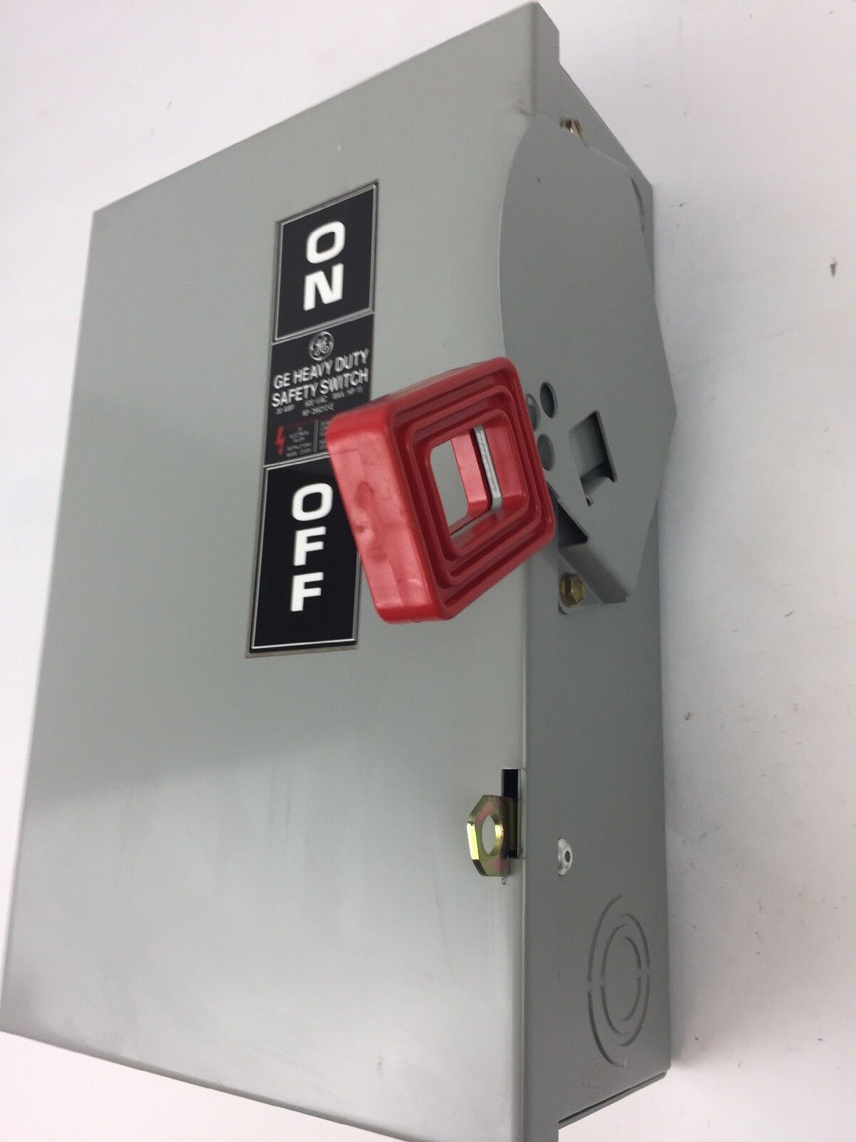GE TH2261DC HEAVY DUTY SAFETY SWITCH 600 MAX VAC 250 MAX VDC 30 AMPS 2 POLES