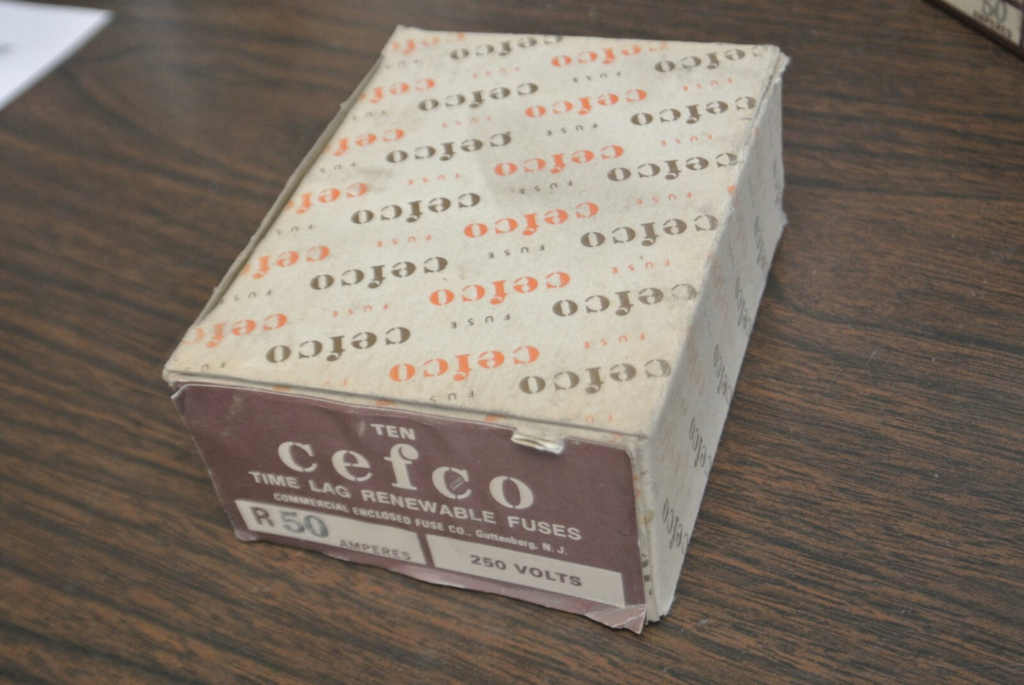 BOX of 10 CEFCO REN50 RENEWABLE FUSE / 50A / 250V / NEW SURPLUS CAPACITY 35-60A