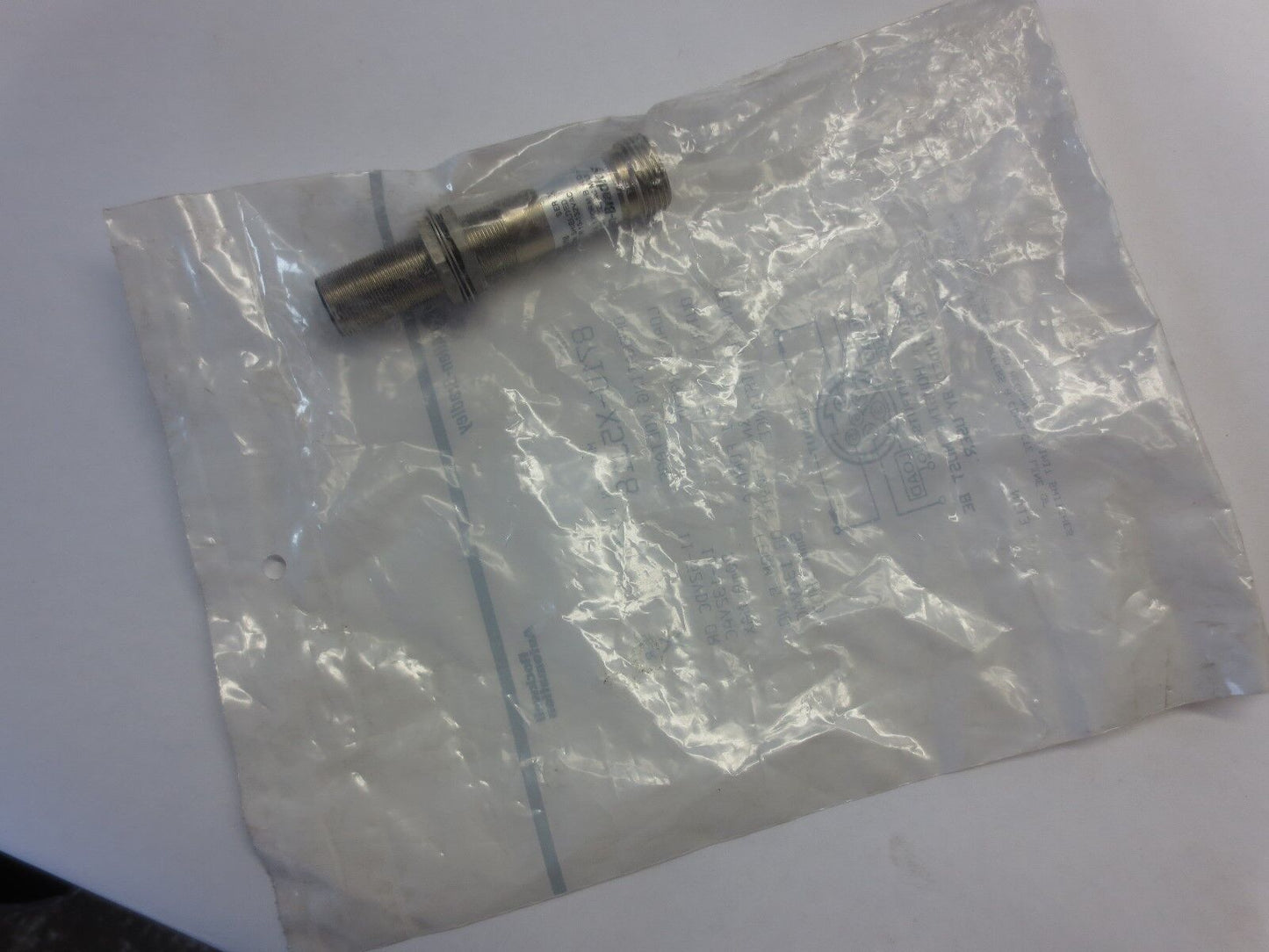 ALLEN-BRADLEY 871U-X5J18 Ser. X PROXIMITY SENSOR 11-52VDC/ 15-132VAC 50mA NEW