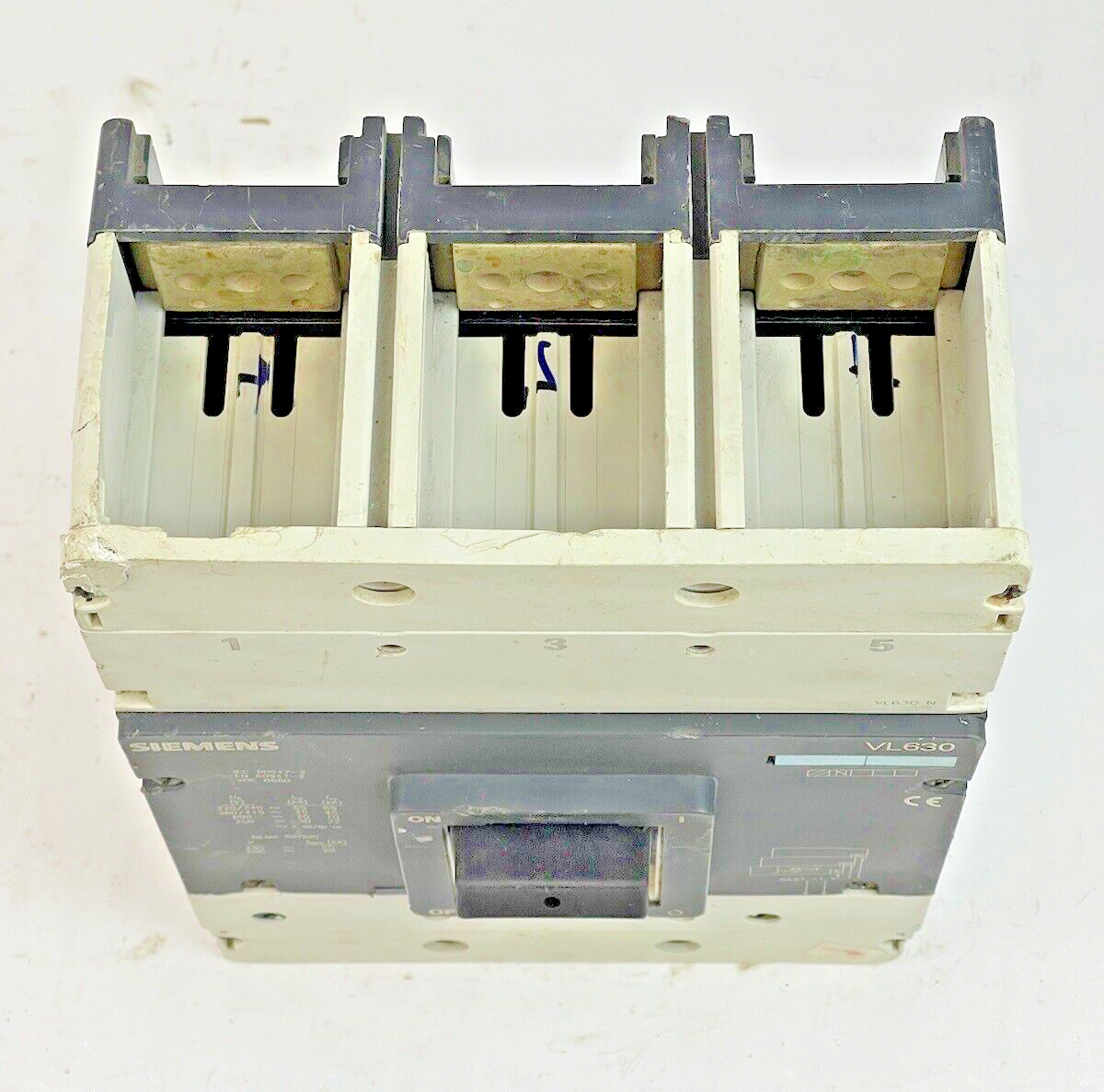 SIEMENS - 3VL5763-1AA36-0AA0 - CIRCUIT BREAKER - VL630-3 PH/630 A/3 POLE/630 VAC
