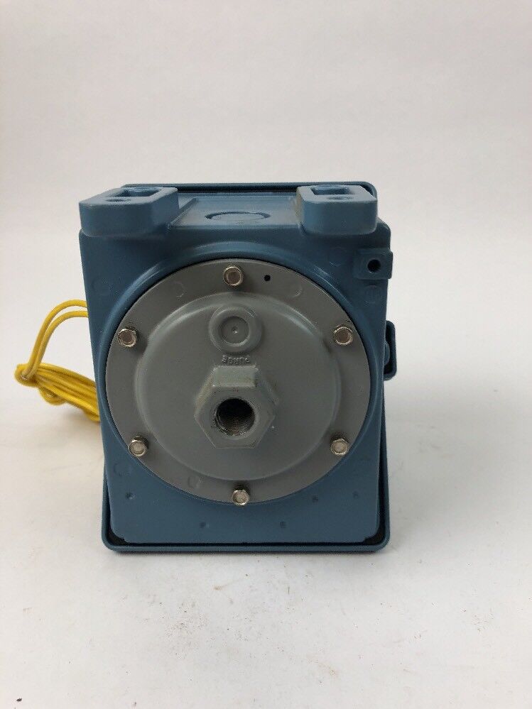 UNITED ELECTRIC CONTROLS H400 440 PRESSURE SWITCH