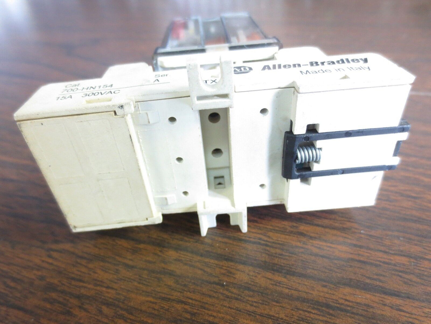 ALLEN-BRADLEY 700-HB32A1-4 Ser. D RELAY + 700-HN154 SOCKET / BASE