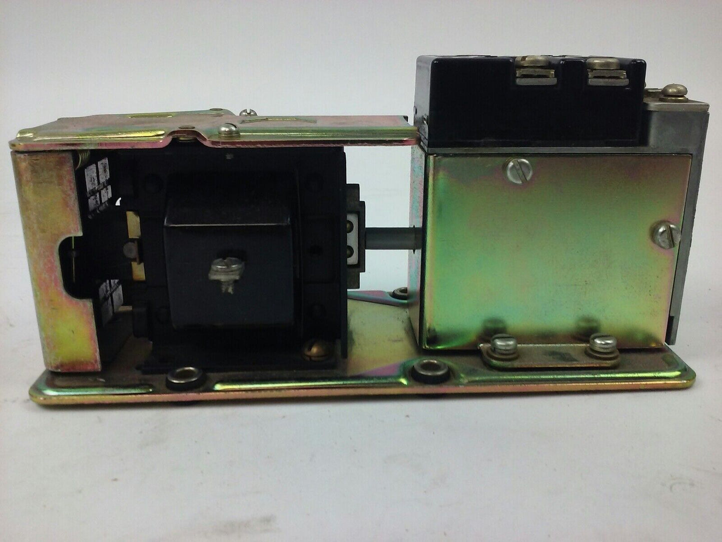 ALLEN BRADLEY 849-ZOH32, SER. B, PNEUMATIC TIMING RELAY, 208V-60HZ, NEW