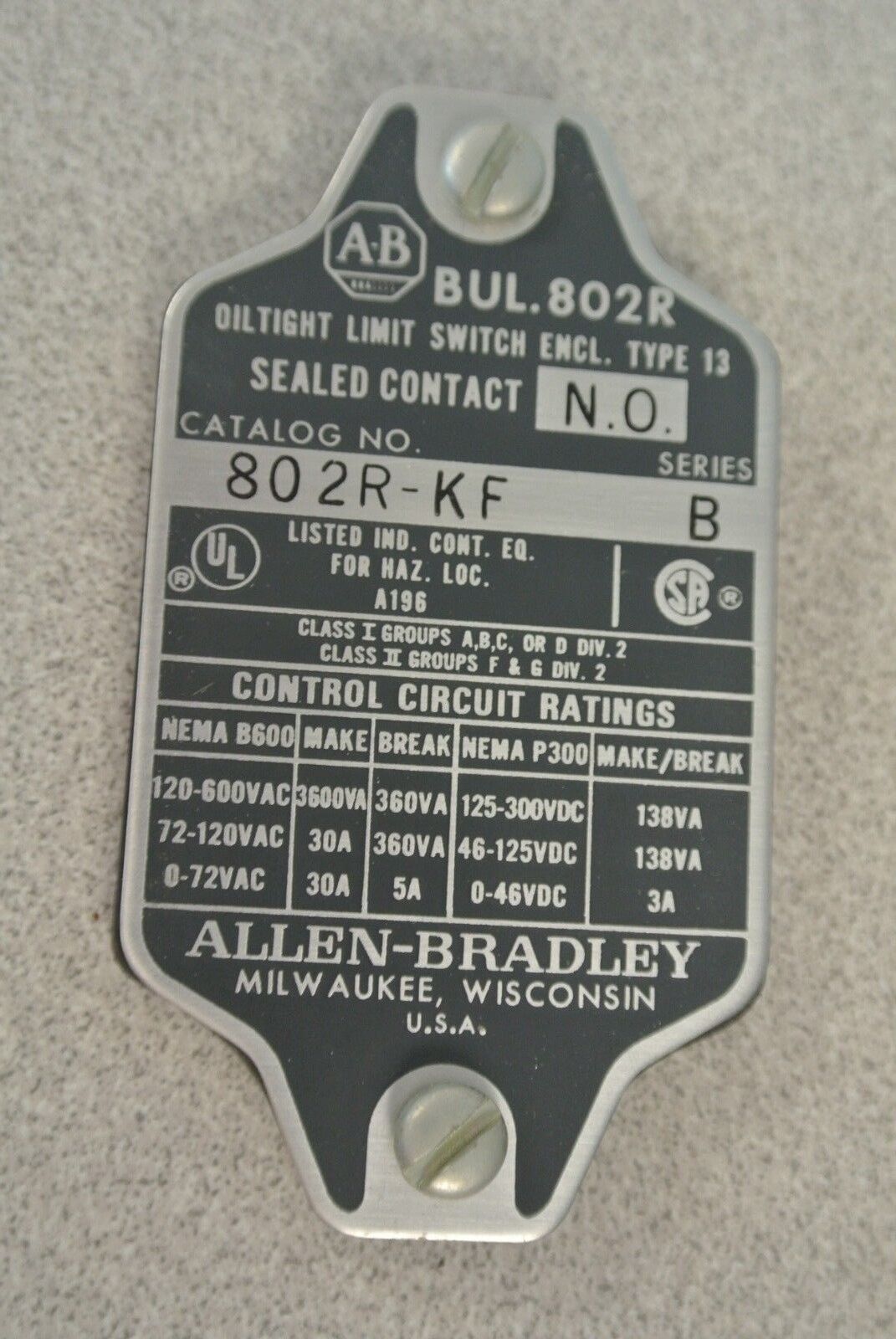 ALLEN-BRADLEY 802R-KF / OILTIGHT LIMIT SWITCH, SIDE PUSH ROLLER / NEW SURPLUS