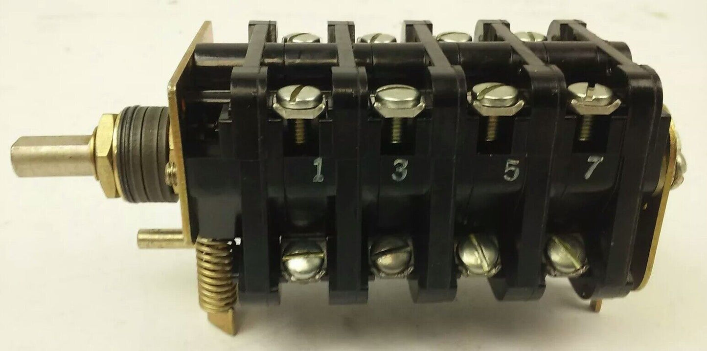 ALLEN BRADLEY J682862/7 ROTARY PILOT SWITCH, SIZE 10, 25A, 4 POSITION, 8 CIRCUIT