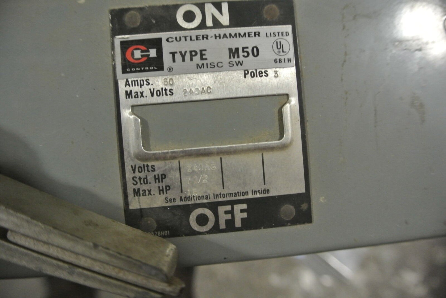 CUTLER-HAMMER FDPT3212R TYPE M50 - TWIN PANELBOARD SWITCH - 240VAC, 30A, 3-POLE