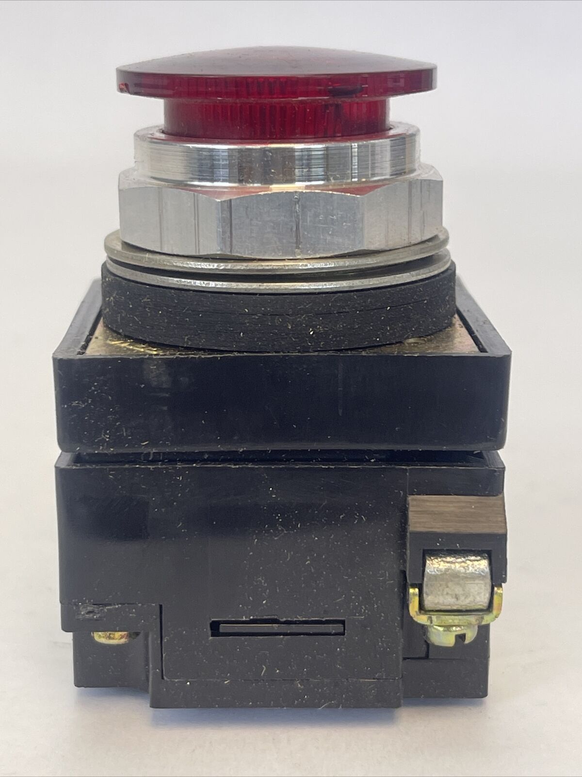 SYLVANIA CLARK BUL. 100T-PPLT1R ILLUMINATED PUSHBUTTON 120V 50/60HZ