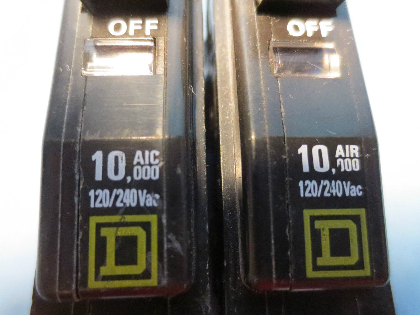 SQUARE D QOB120 20A 10AIR / 10AIC / 10kV 120/240V CIRCUIT BREAKER