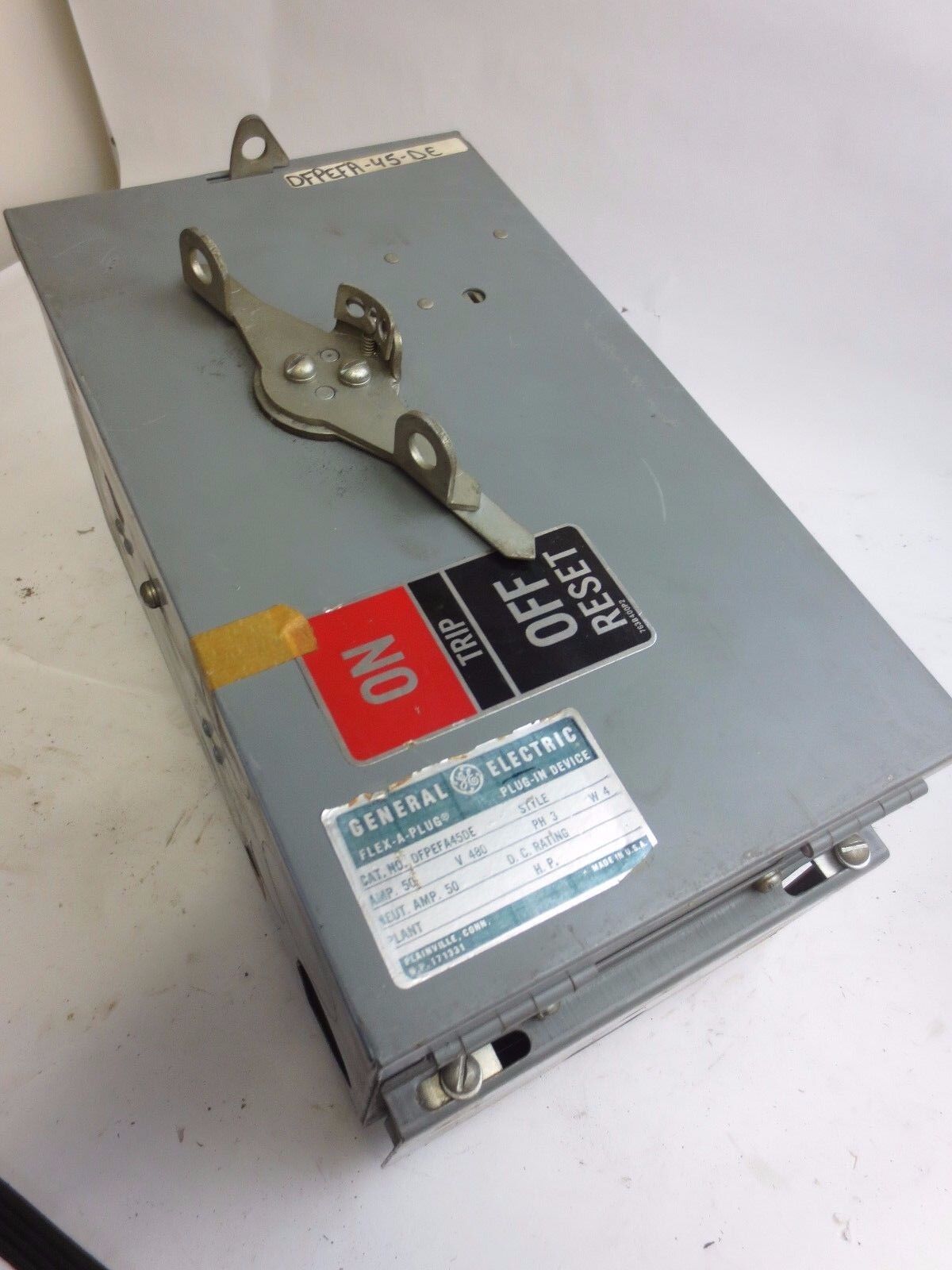 GENERAL ELECTRIC DFPEFA45DE FLEX-A-PLUG PLUG-IN DEVICE /BUS PLUG 480V 50A 3-POLE