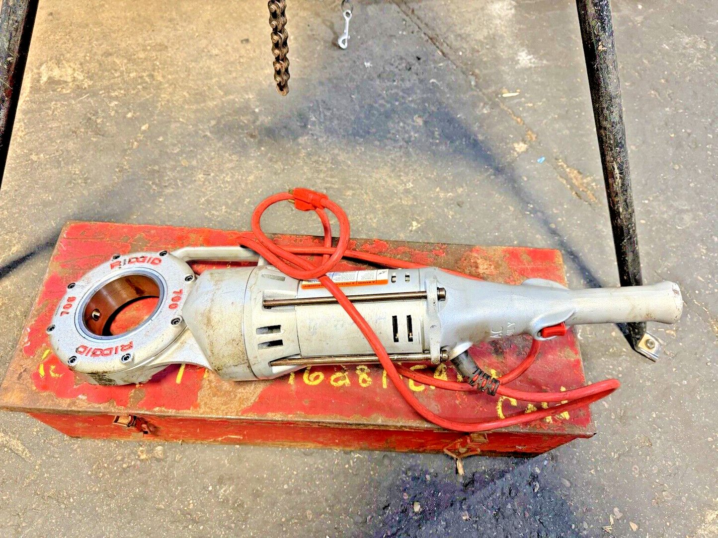 RIDGID - 700-12 - POWER DRIVE PIPE THREADER W/ STAND/BUCKET/DIE HEADS +SEE BELOW