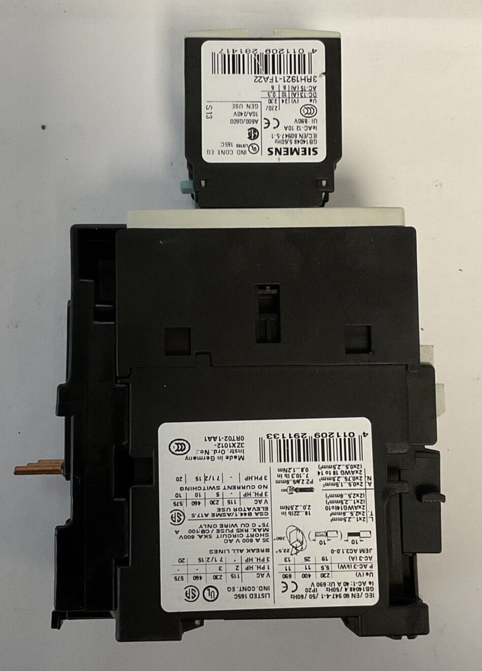 SIEMENS 3RT102-1B..0 W/3RH1921-1FA22 CONTACTOR 50/60HZ 600VAC W/3RT1926-1TR00