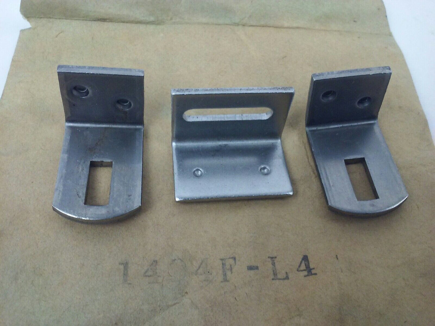 ALLEN BRADLEY 1494F-L4 DOOR HARWARE KIT
