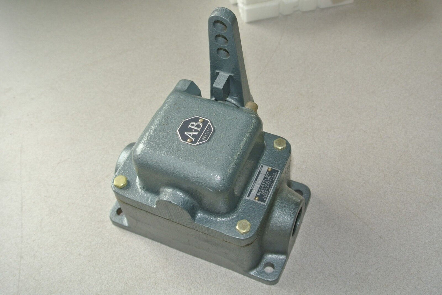 ALLEN-BRADLEY 801-DMK145, Ser. A - LIMIT SWITCH - NEW SURPLUS - 801-DMK14-5