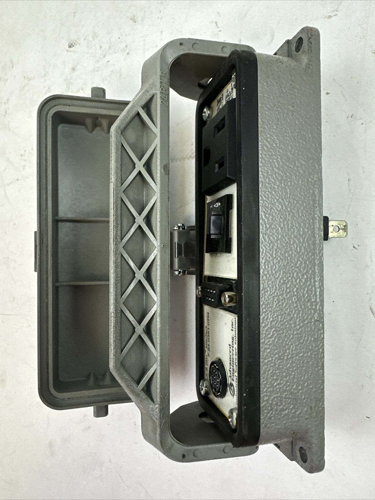 ADVANCED ENGINEERING P-B9-H3R3-U204 A-B DH+ INTERFACE 120VAC 3A