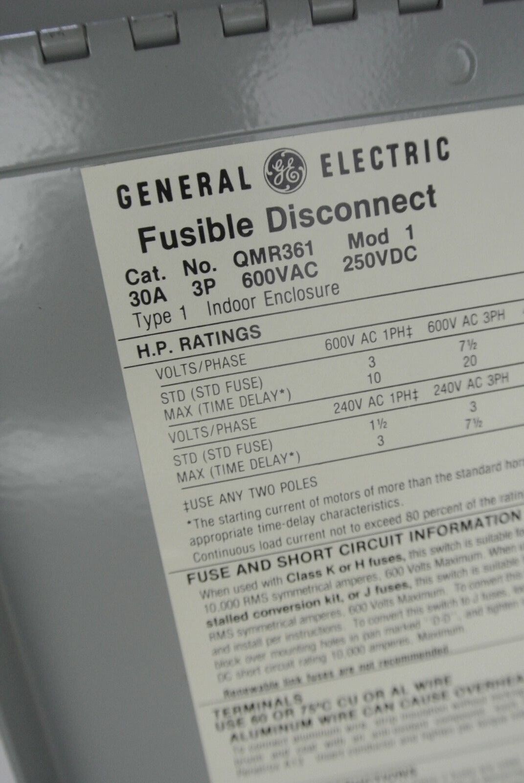 GE QMR361 FUSIBLE QMR-TYPE PANELBOARD / DISCONNECT SWITCH - 600V, 30A, 3-POLE