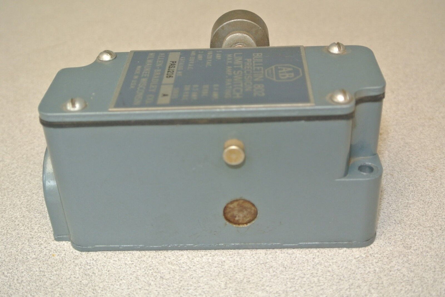 ALLEN-BRADLEY 802-PASJ216 PRECISION LIMIT SWITCH / LEFT HAND / NEW SURPLUS