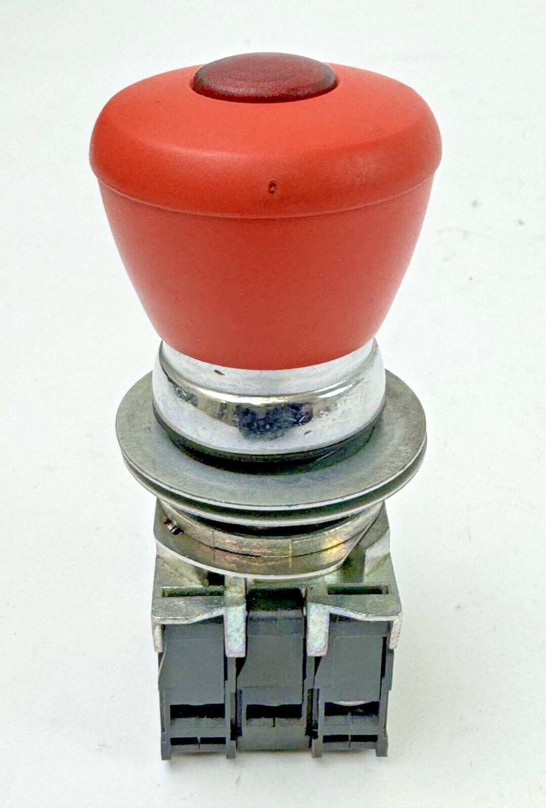 ALLEN-BRADLEY - 800F-N3R SER. A - RED PUSH BUTTON W/ 800F-X10 / A & 800F-X01 / A