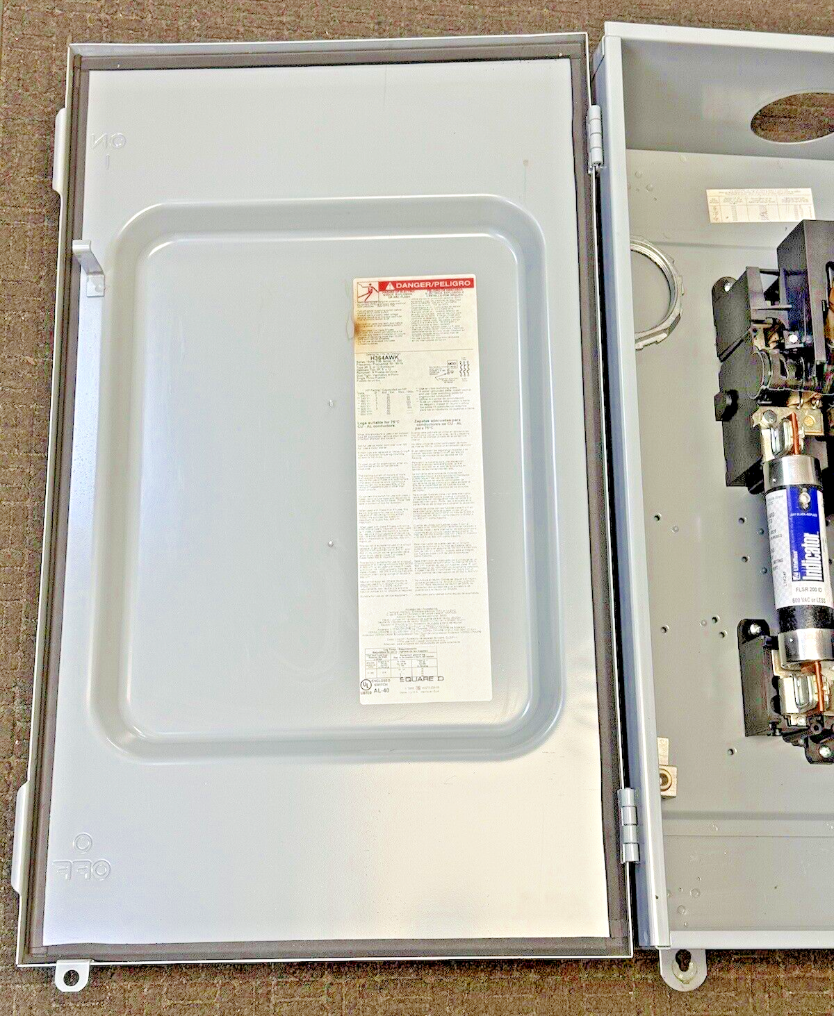 SQUARE D - H364AWK SER. F06 - SINGLE THROW FUSIBLE DISCONNECT SWITCH -200A, 600V