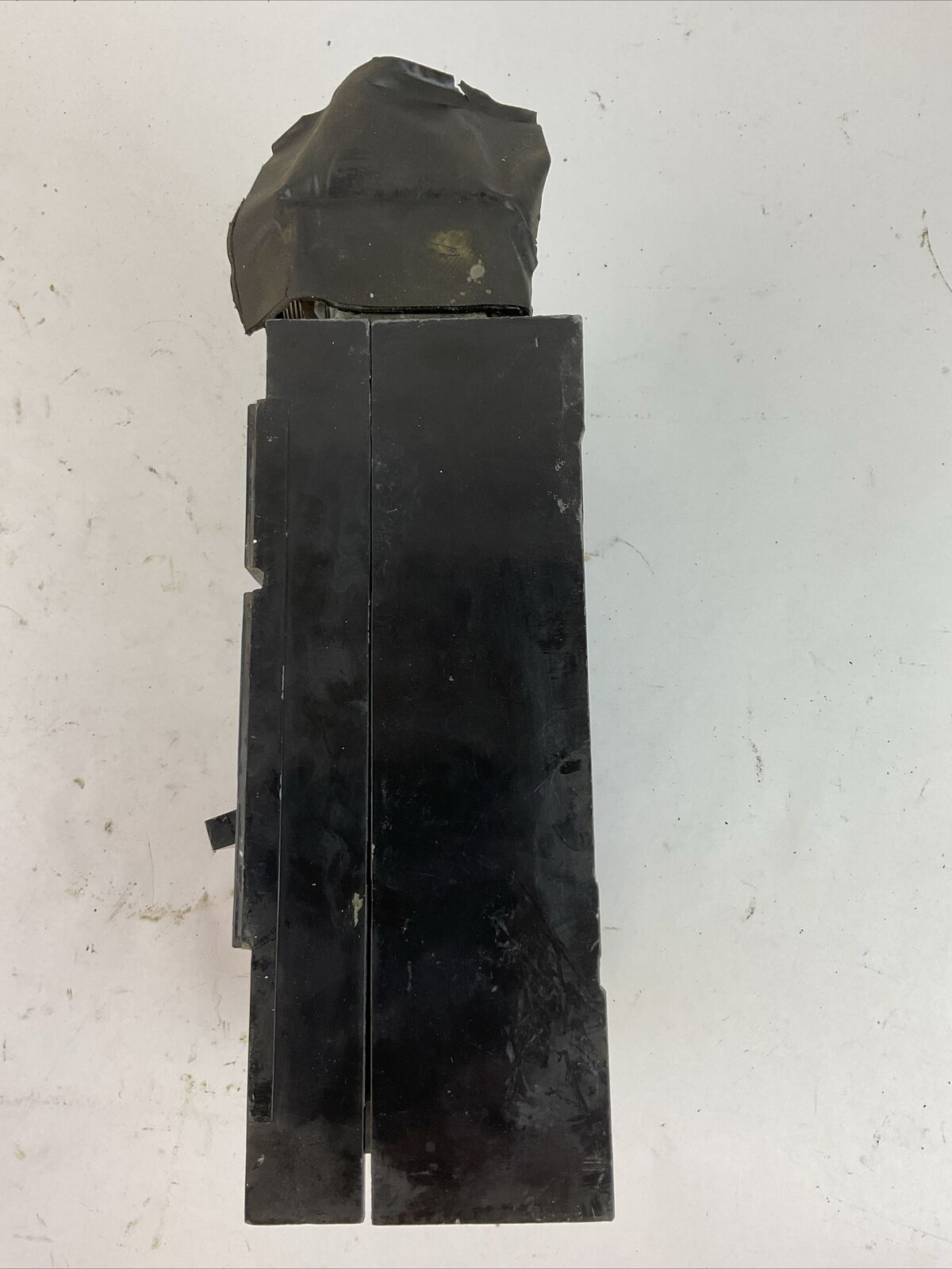 GE TJK63600 CIRCUIT BREAKER 600A 600VAC 3P W/ TJK636T600 TRIP UNIT