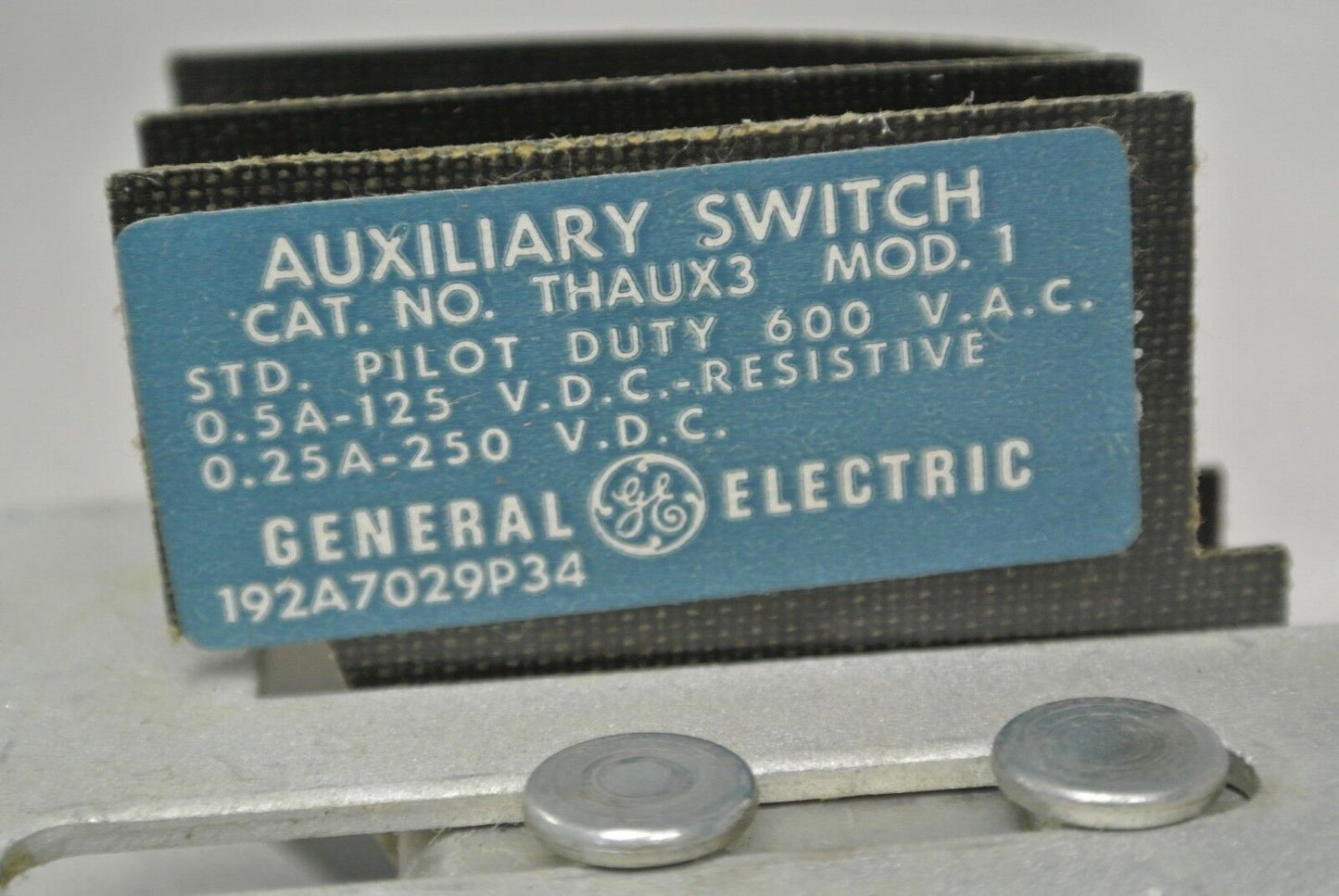 GENERAL ELECTRIC THAUX3 AUXILIARY SWITCH KIT / 600VAC / 250VDC / NEW SURPLUS