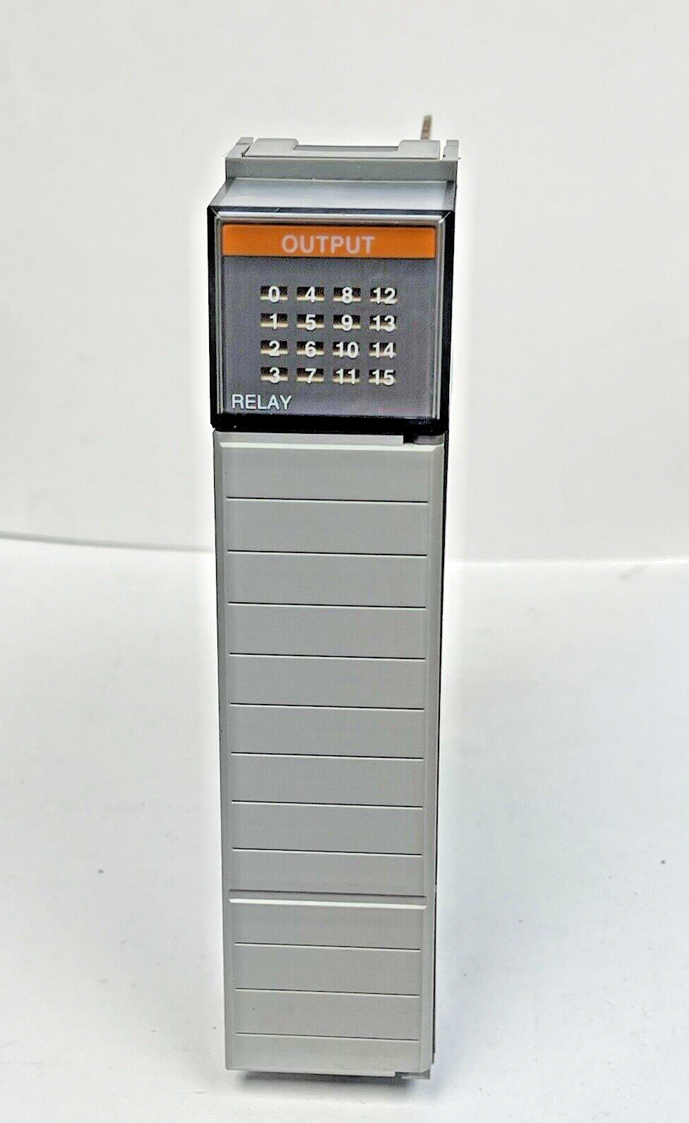 ALLEN BRADLEY - 1746-OW16 SER. C - SLC 500 ANALOG OUTPUT MODULE