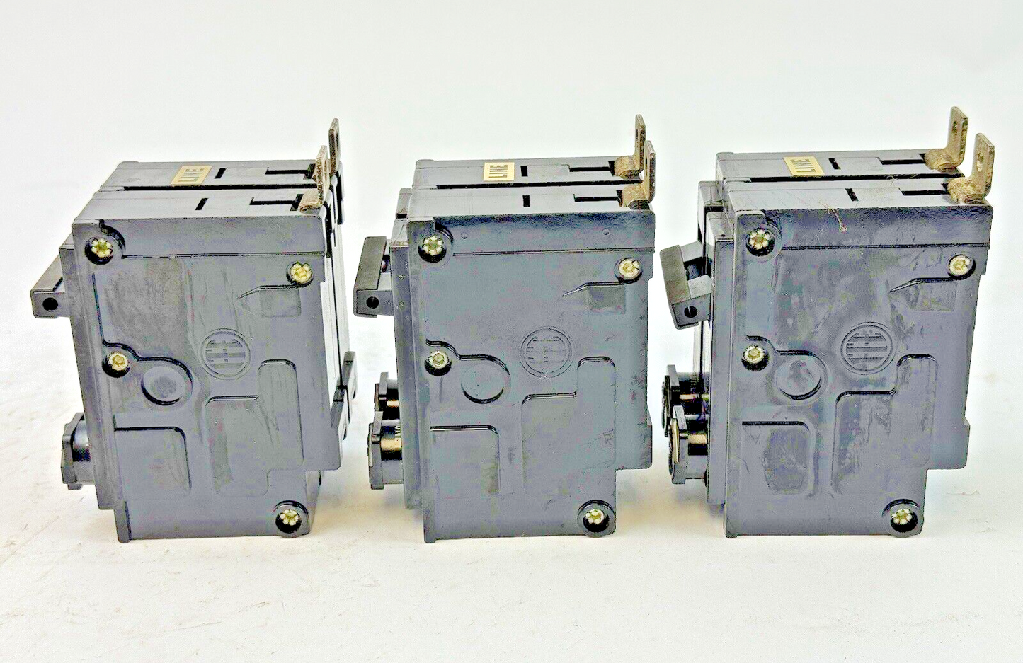 SIEMENS / ITE *BOX OF 3* - CC2B020 - CIRCUIT BREAKER - 2 POLE/277VAC/20A - NEW