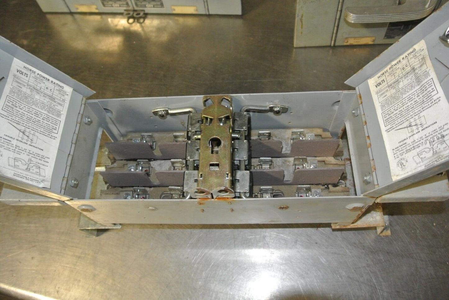 SIEMENS / I-T-E V7B3211R PANELBOARD SWITCH - 240V, 30A, 3-POLE