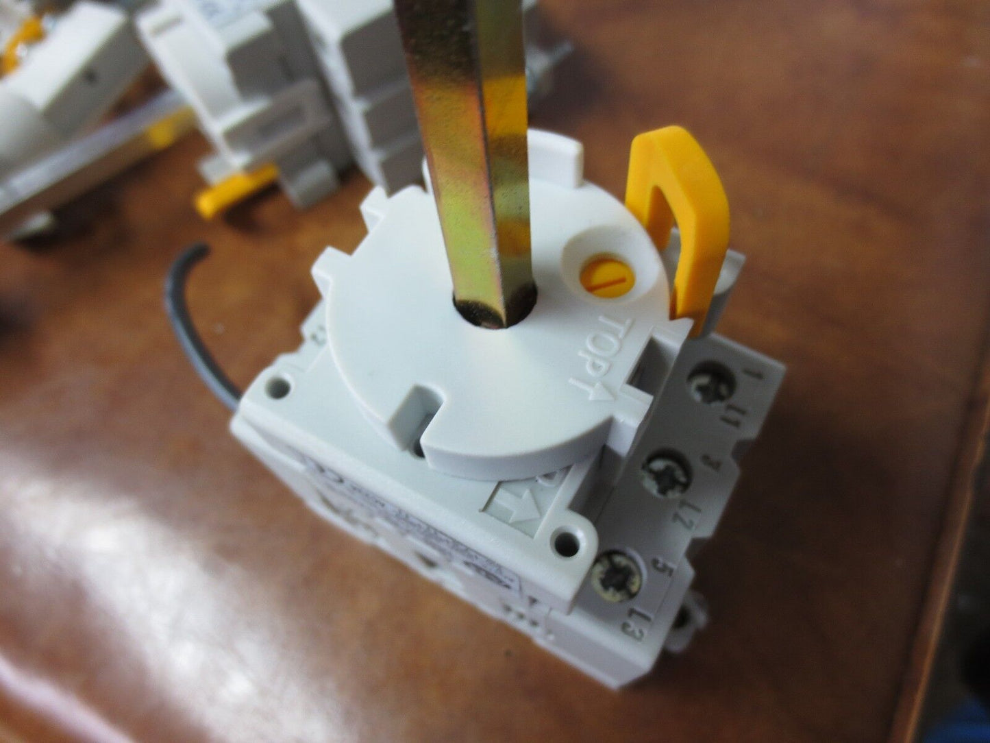 ALLEN-BRADLEY 194E-A25-1753 LOAD SWITCH Ser. B