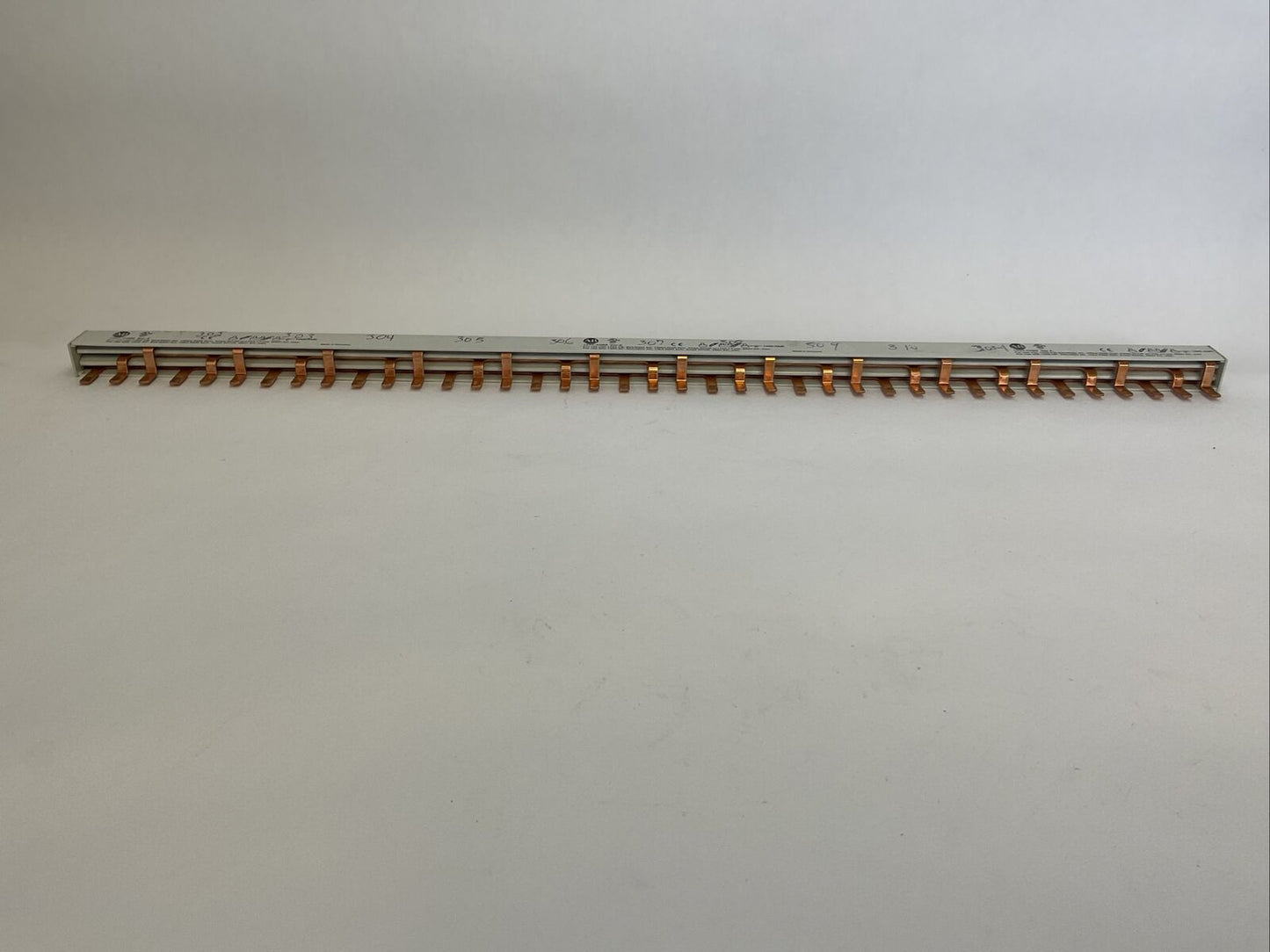ALLEN BRADLEY 1492-A3B8 BUS BAR SER A