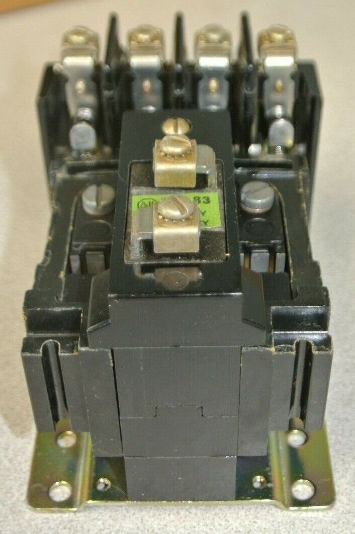 ALLEN-BRADLEY 700-BR400A2 TYPE BR AC RELAY / 240V, 60Hz / 4 N.O. / NEW SURPLUS