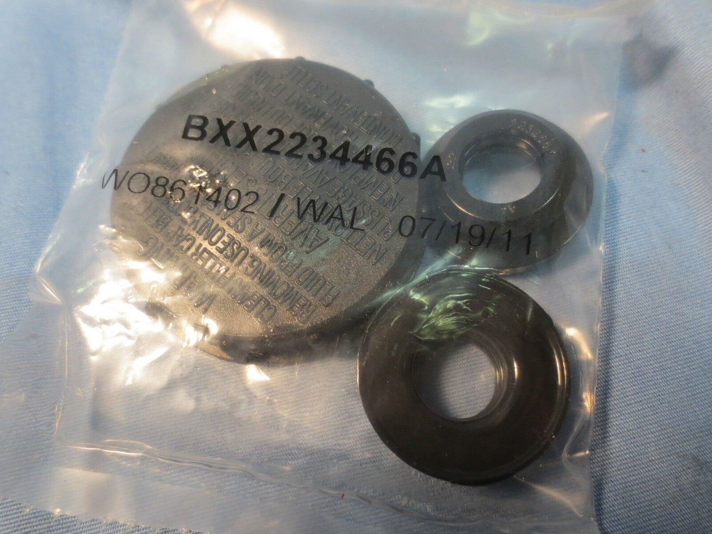 FORD MASTER CYL. BRAKE RESERVOIR F5TZ-2K478-A EXPLORER CONTINENTAL CASE of 12