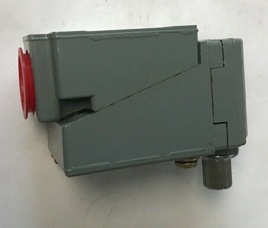 SQUARE D 9007 B52A1 TURRET HEAD LIMIT SWITCH SER. A