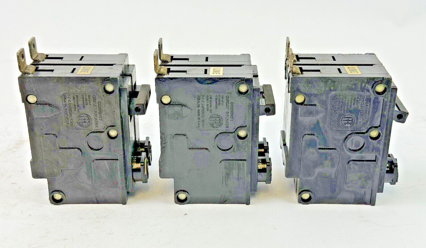 SIEMENS / ITE *BOX OF 3* - CC2B020 - CIRCUIT BREAKER - 2 POLE/277VAC/20A - NEW