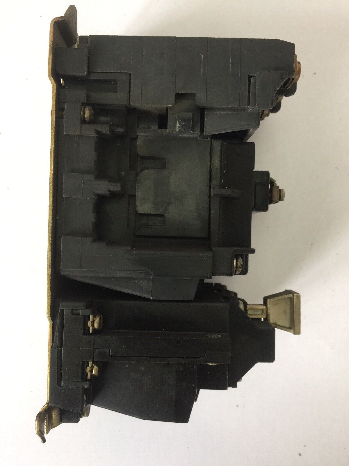 ALLEN BRADLEY 509-B0D SIZE 1 STARTER 600VAC 27AMP 10HP W39 HEATERS 120V COIL