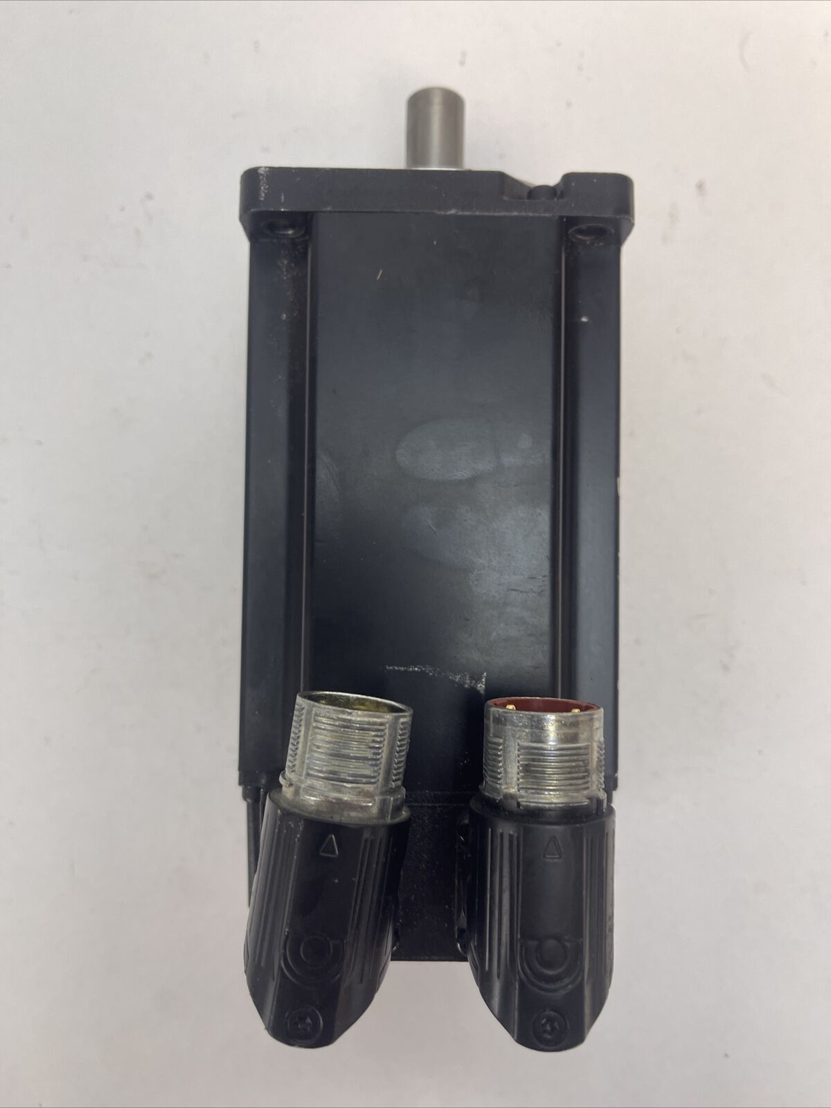 ALLEN BRADLEY MPL-B330P-SJ72AA SERVO MOTOR SER A 5000RPM 1.8/2.4 kW/HP 6.1AMP