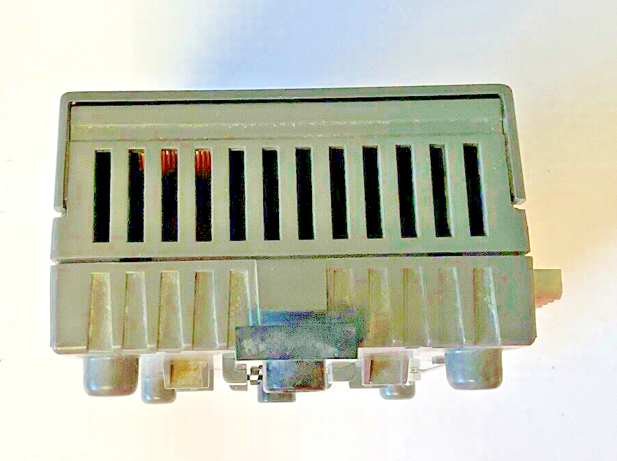 SCHNEIDER ELECTRIC UI-8-10 INPUT MODULE 10-28VDC 0.7W