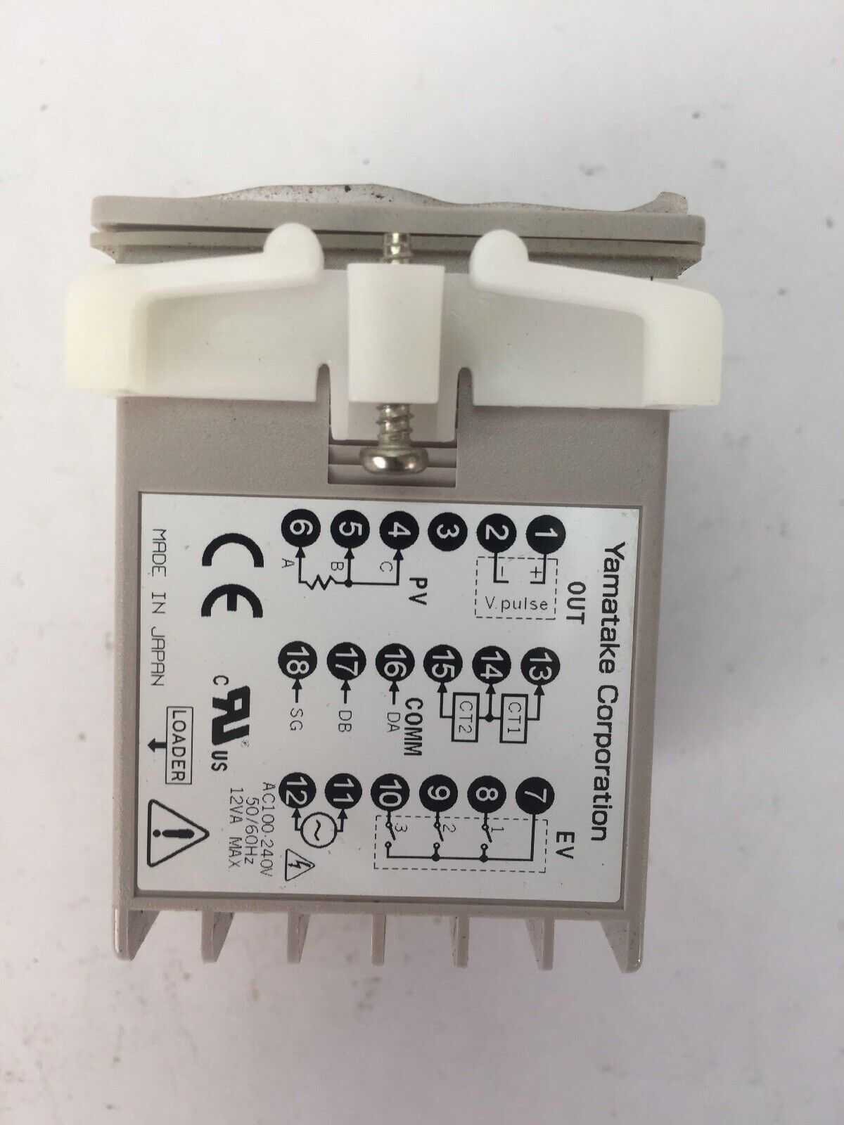 AZBIL C15TV0RA0300 TEMPERATURE CONTROLLER SDC15